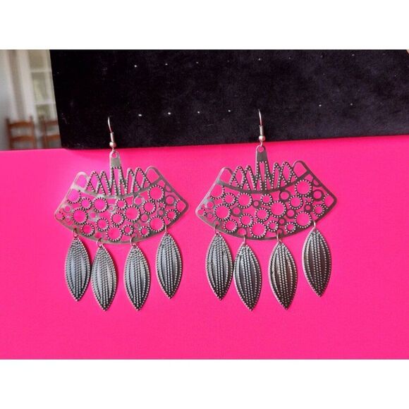 Chandelier Earrings Fashion Jewelry Drop Dangle Hammered Metal Inspired Alloy 1x - Picture 10 of 12